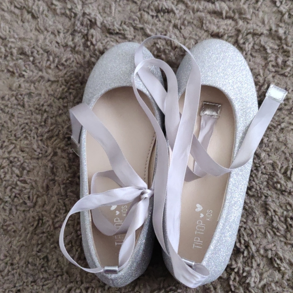 Tip Top size 1 kids flower girl shoes.